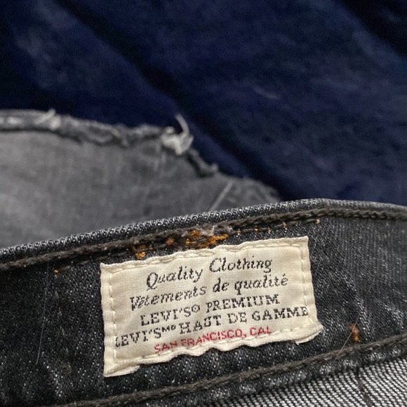 Levi’s jean shorts - Picture 3 of 4